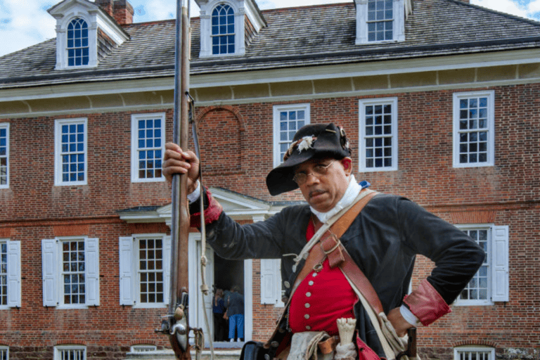 man-dressed-as-colonial-soldier-in-fort-washington-pa