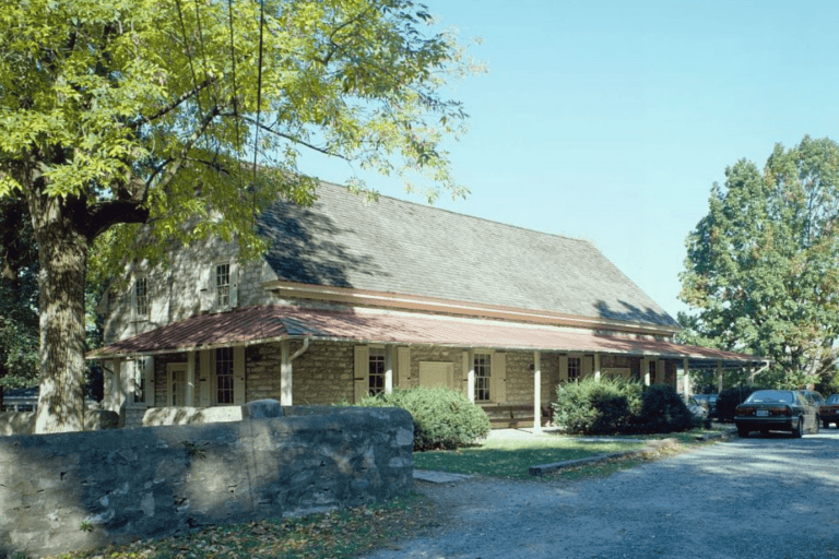 old-quaker-meeting-house-in-plymouth-meeting-pa