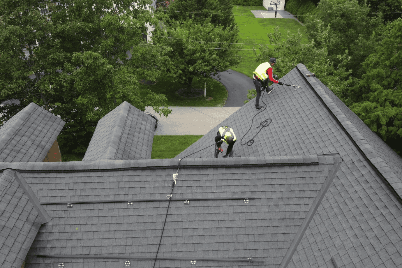 workers-on-new-roof